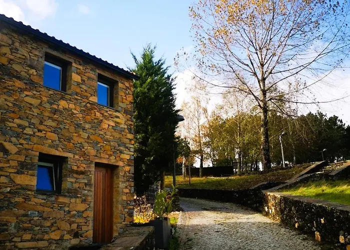Em Xisto - Casas De Montanha - Casa Xisto Nascente Tatil Evi *